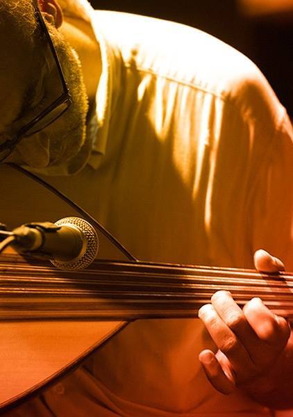 Musical performance by Sam Shalabi