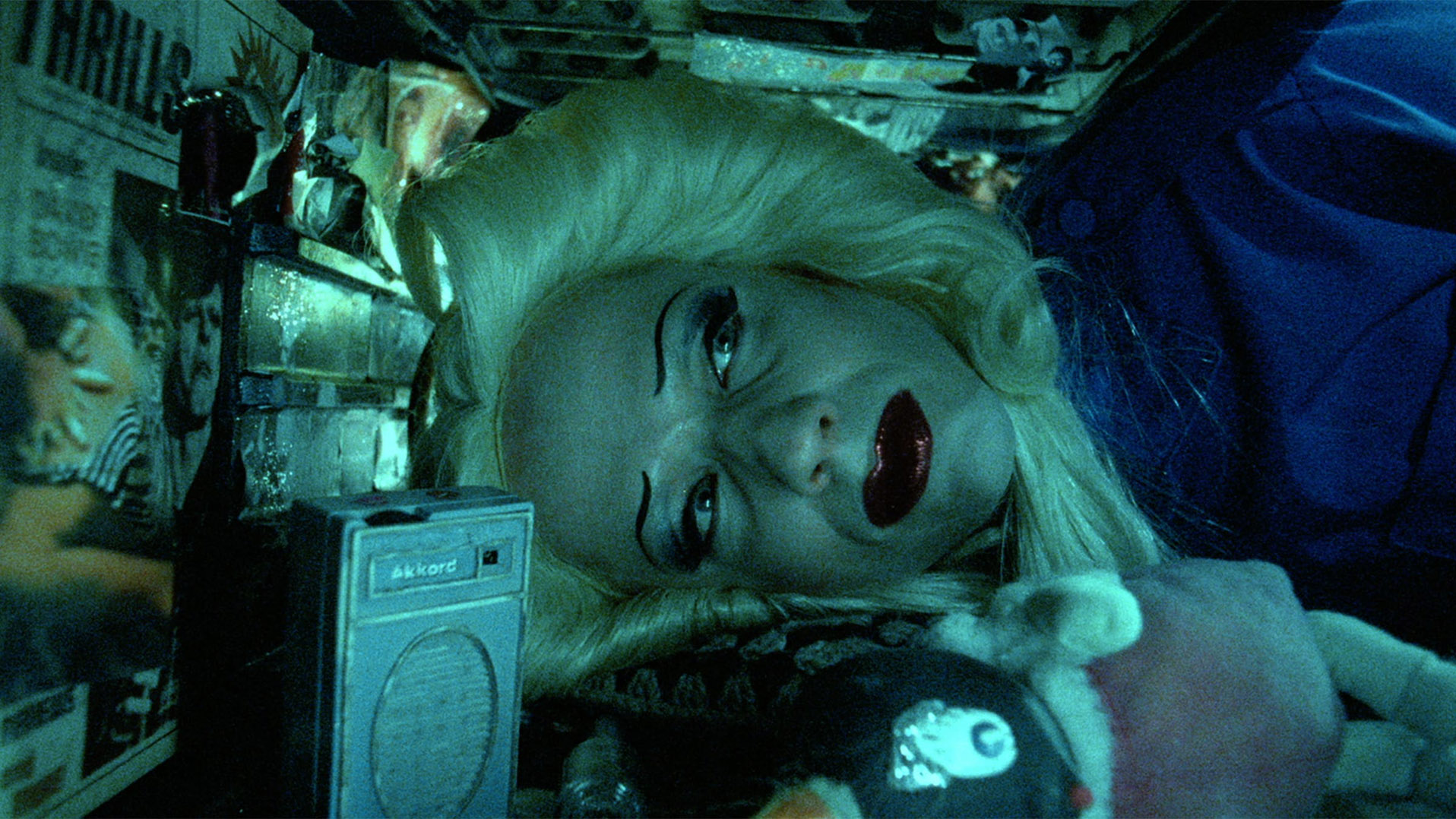 Jan 19, 2001; Toronto, ON, Canada; Actor JOHN CAMERON MITCHELL as Hedwig and MICHAEL PITT as Thomas in 'Hedwig and the Angry Inch'. Directed by John Cameron Mitchell Stock Photo - Alamy